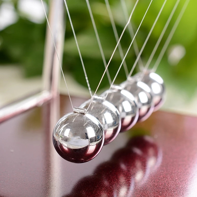 Newton's Cradle Desk Table Dec - Newton Cradle Large recension och pris
